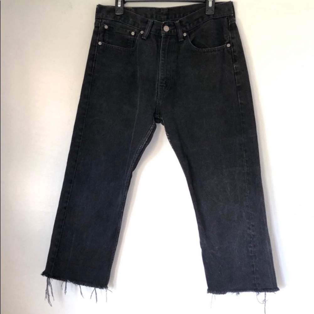 Black Levi’s 505 34W